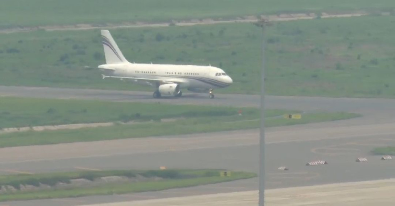 বিশেষ এয়ার অ্যাম্বুলেন্সে ঢাকায় পৌঁছালেন খালেদা জিয়া