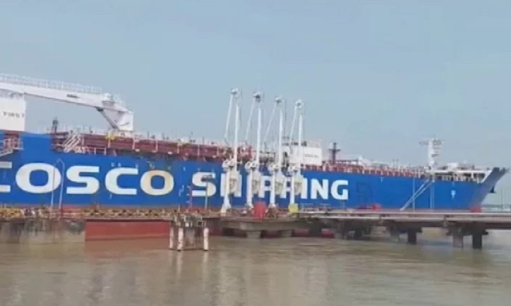 চট্টগ্রাম বন্দরে এলো ৩৪ হাজার টন ডিজেল, জ্বালানি সরবরাহে স্বস্তির আশা