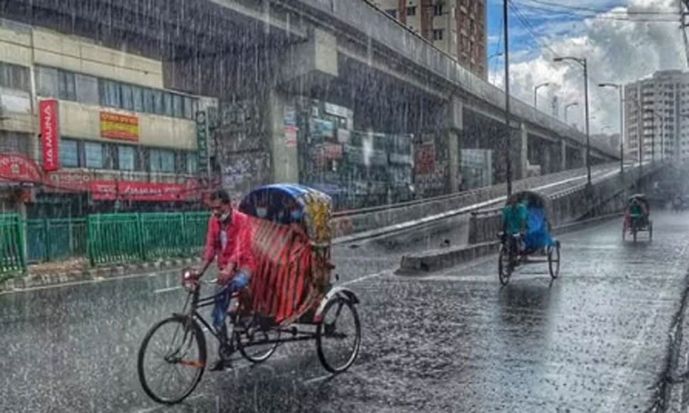 সারা দেশে বজ্রবৃষ্টির পূর্বাভাস, কমতে পারে তাপমাত্রা