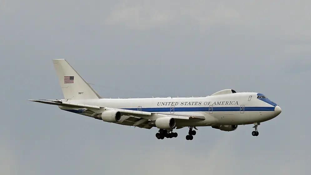 যুক্তরাষ্ট্রের আকাশে ‘ডুমসডে প্লেন’, ইরানে পরমাণু হামলার শঙ্কা?