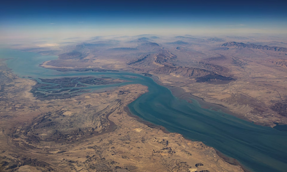 লেবাননে হামলার প্রভাবে হরমুজ প্রণালীতে অনিশ্চয়তা, জাহাজ চলাচল এখনও ঝুঁকিপূর্ণ
