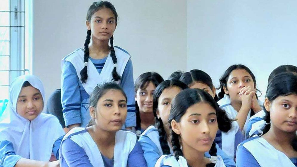 দেশে ফিরছে অনলাইন ক্লাস, ব্লেন্ডেড পদ্ধতিতে সপ্তাহে ৬ দিন পাঠদান