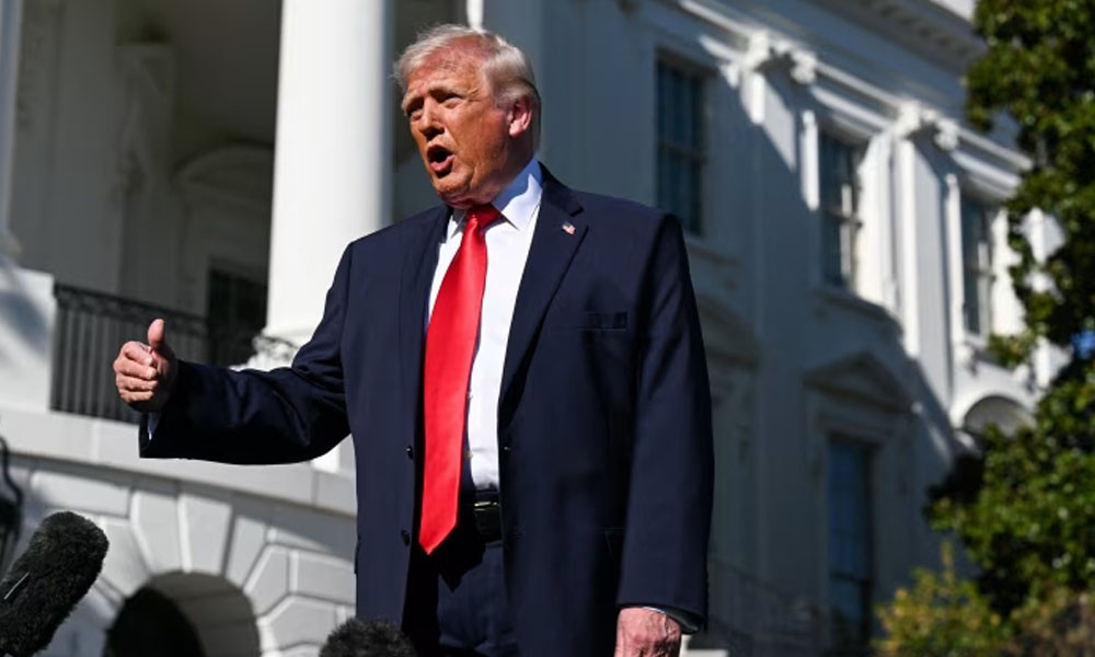 ইরানে নতুন করে হামলার চিন্তায় ট্রাম্প