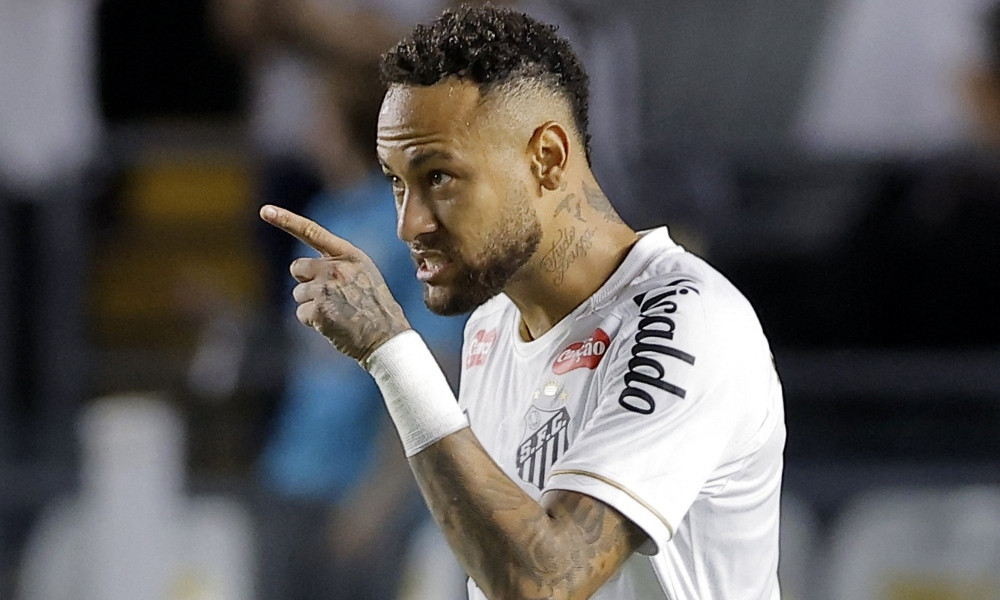 ম্যাচ শেষে দর্শকের সঙ্গে বাকবিতণ্ডায় জড়ালেন নেইমার