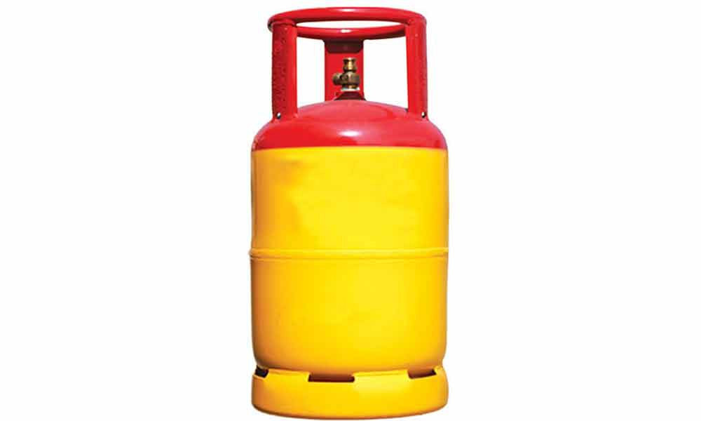 এলপি গ্যাসের দাম এক লাফে ২১২ টাকা বেড়ে ১,৯৪০, অটোগ্যাসও মহার্ঘ