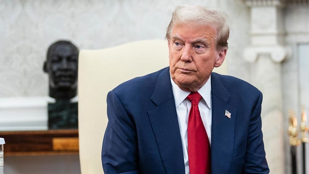 ট্রাম্পকে জনসমক্ষে কঠোর ভাষা পরিহারে সতর্ক করল পাকিস্তান