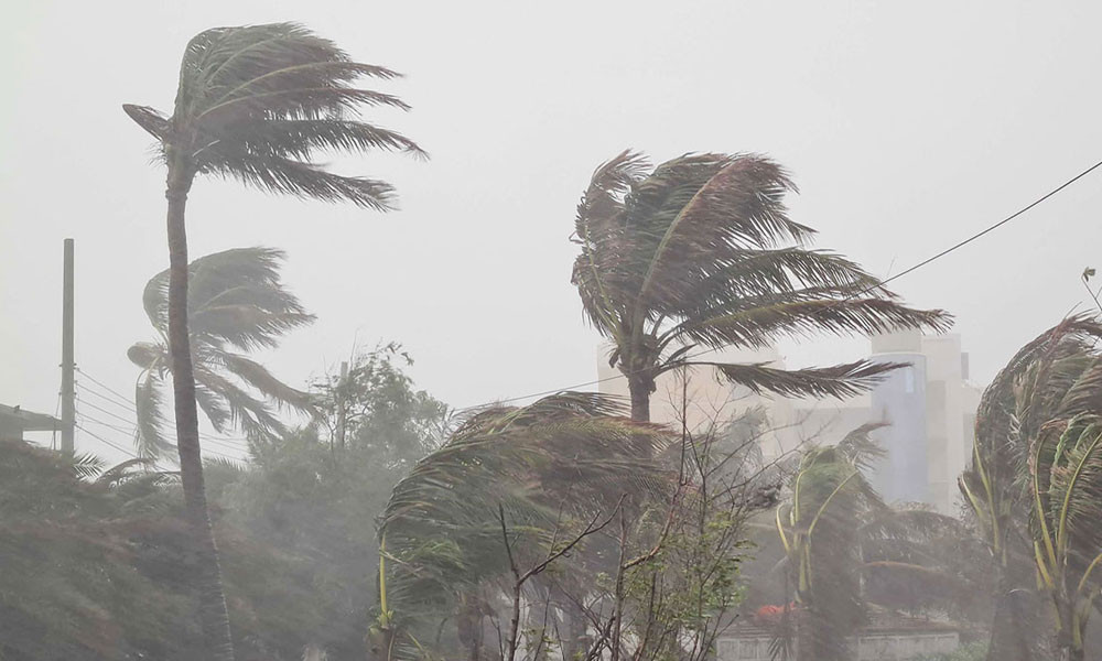 ১৩ জেলায় ঝড়-বজ্রবৃষ্টির আশঙ্কা, নদীবন্দরে সতর্কসংকেত জারি