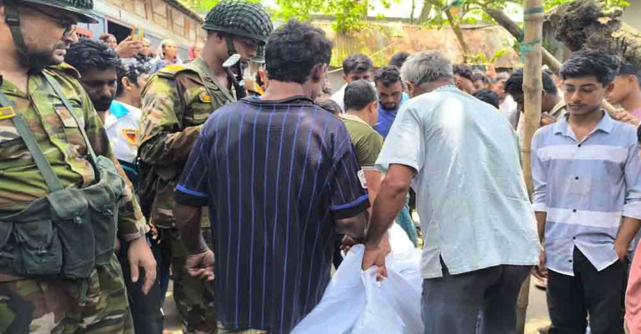 দেবীদ্বারে ঘুমন্ত নারীকে কুপিয়ে হত্যা, নিখোঁজ ছেলে ও পরকীয়ার অভিযোগে তদন্ত