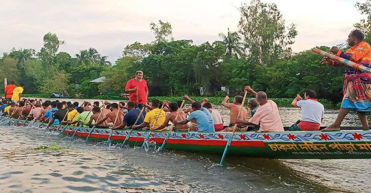 সিরাজগঞ্জের উল্লাপাড়ায় ভয়াবহ নৌকাডুবি, নিহত ২, আহত অন্তত ১৫