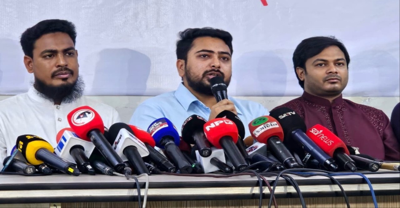 জুলাই সনদে স্বাক্ষর স্থগিতের হুমকি: তিন শর্তে অনড় এনসিপি আহ্বায়ক নাহিদ ইসলাম