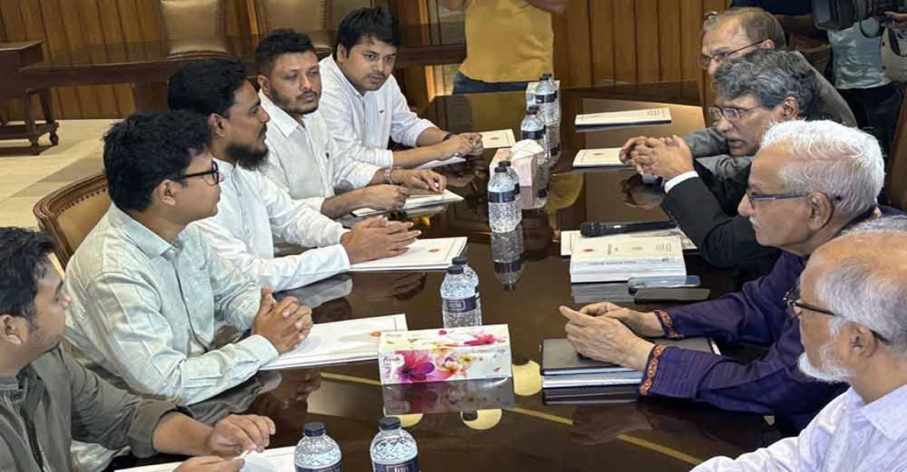 জুলাই সনদ বাস্তবায়ন নিয়ে ঐকমত্য কমিশনের সঙ্গে এনসিপির বৈঠক