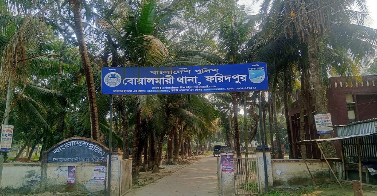 ফরিদপুরে ট্রাকচাপায় দুই ব্যবসায়ী নিহত, আহত দুই