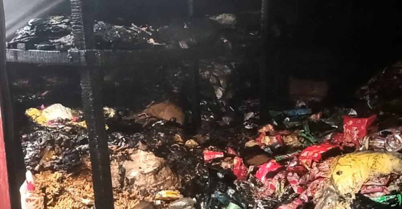 ব্রাহ্মণবাড়িয়ার নবীনগরে অগ্নিকাণ্ডে চায়ের দোকান ও দুই গুদাম পুড়ে ছাই