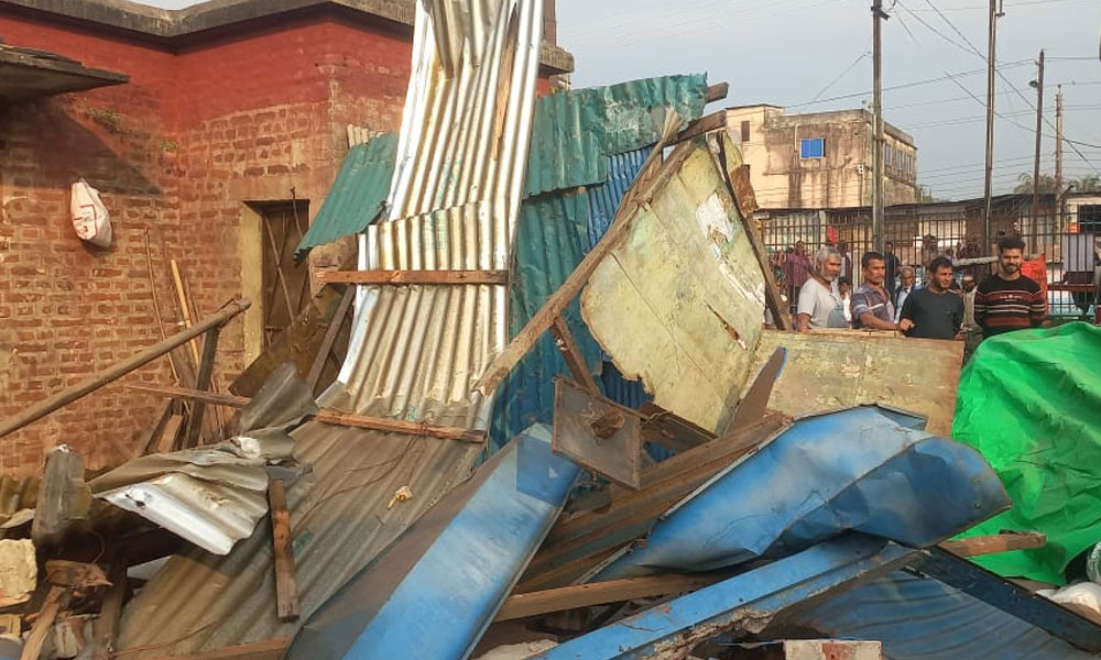 চৌমুহনী রেলওয়ে স্টেশন এলাকায় উচ্ছেদ অভিযান: ১০৭ দোকানপাট গুঁড়িয়ে দখলমুক্ত ২৬ শতাংশ জমি