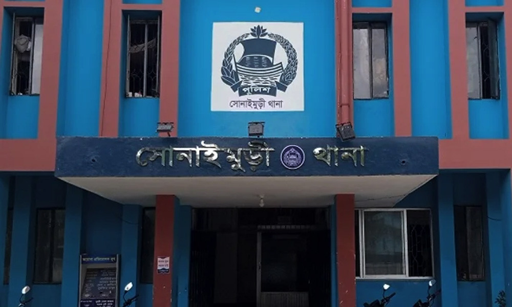 নোয়াখালীর সোনাইমুড়ীতে দুই কিশোর গ্যাংয়ের দফায় দফায় সংঘর্ষ, বাজারে অগ্নিকাণ্ড-লুটপাট