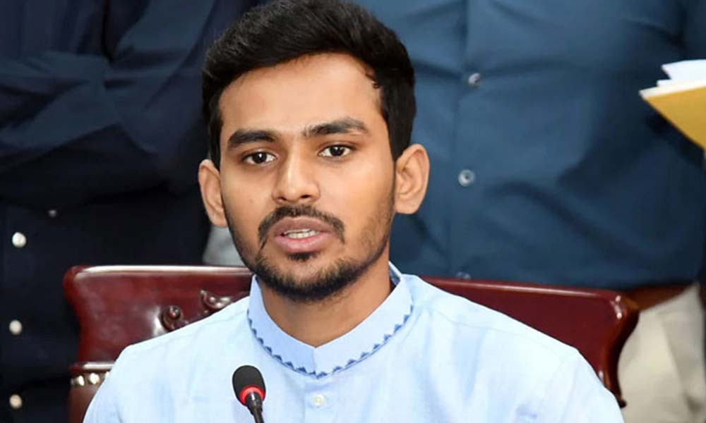 সাবেক উপদেষ্টা আসিফ মাহমুদ এনসিপিতে যোগ দিচ্ছেন, হতে পারেন মুখপাত্র