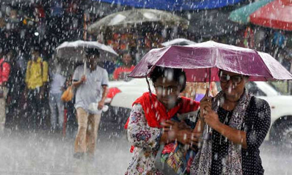 ঢাকায় দুপুরের মধ্যে বজ্রবৃষ্টির সম্ভাবনা, কমতে পারে তাপমাত্রা