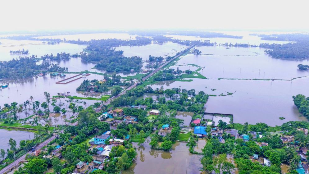 বন্যা ও পাহাড়ধসে প্রাণহানি ৫০, ক্ষতিগ্রস্ত প্রায় ৮০ হাজার বসতবাড়ি