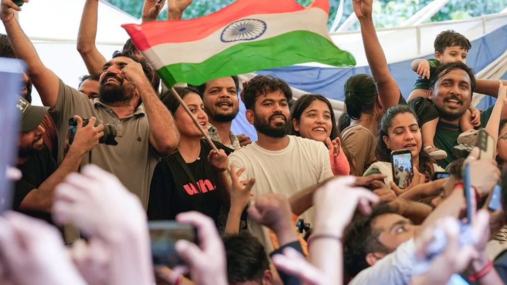 ‘ককরোচ জনতা পার্টি’ প্রতিষ্ঠাতার বাবার সম্পদের তদন্তের দাবি