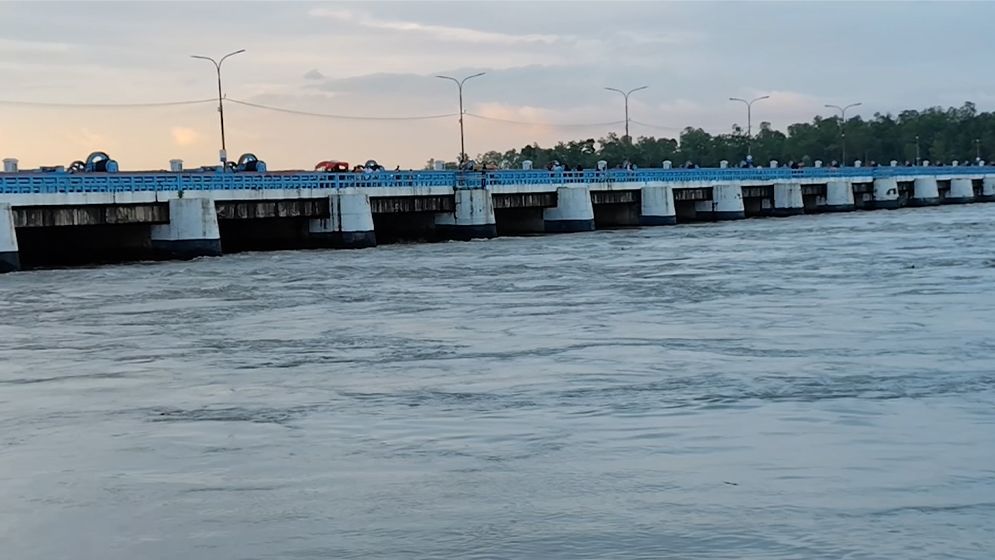 বৃষ্টি ও উজানের ঢলে তিস্তার পানি বিপৎসীমার ওপরে, নিম্নাঞ্চলে প্লাবন