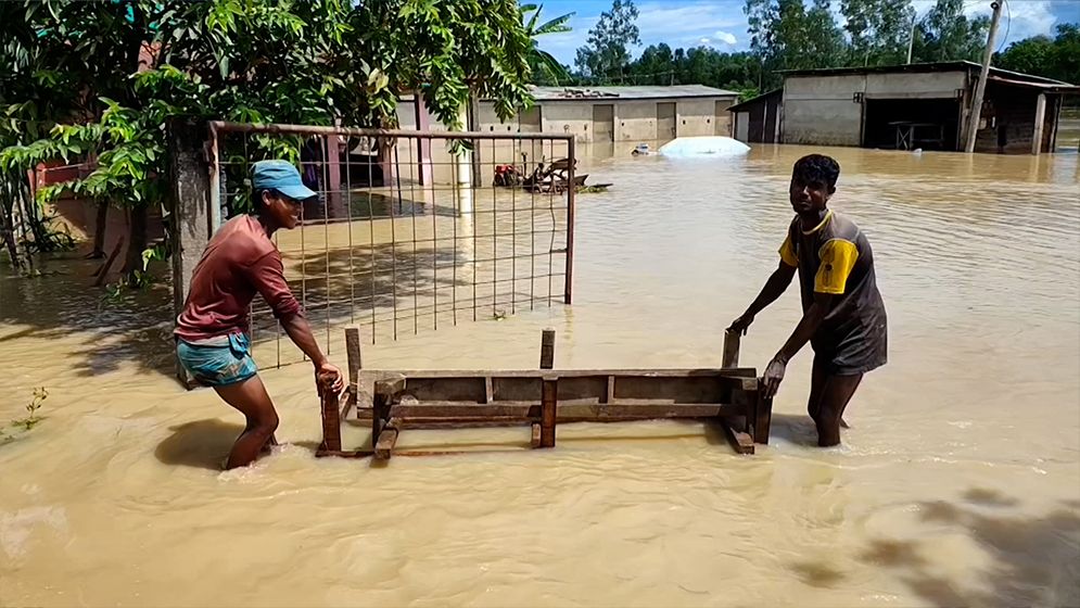 উজানের ঢলে আবারও খোয়াই নদীর বাঁধ ভাঙল, প্লাবিত ১০ গ্রাম