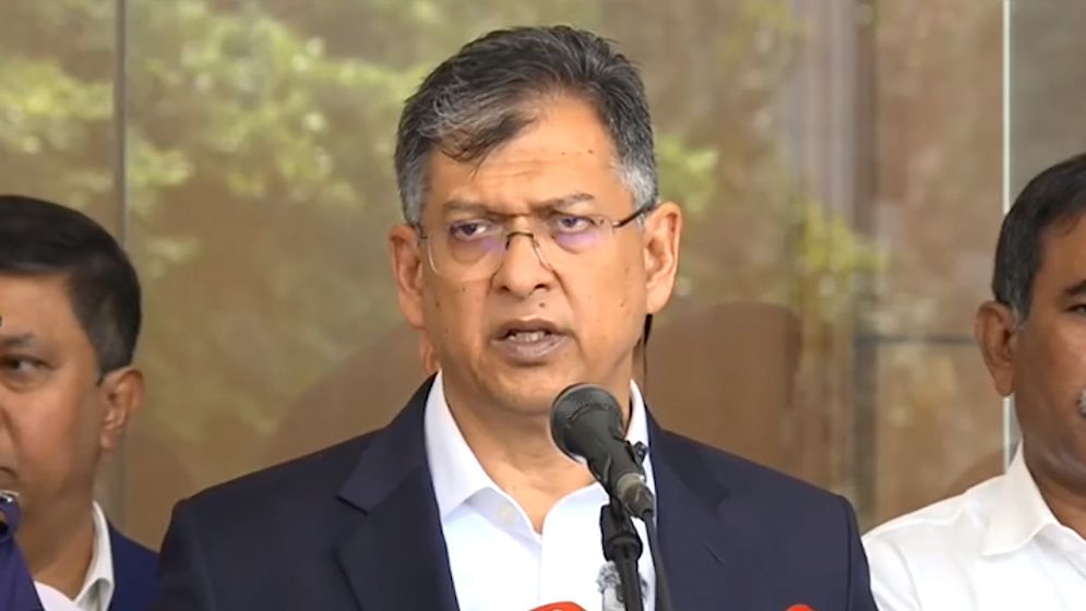 লুট হওয়া অস্ত্র উদ্ধারে তথ্যদাতাকে সর্বোচ্চ ২ লাখ টাকা পুরস্কার