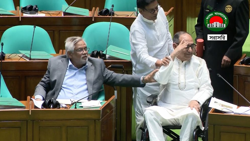সাড়ে পাঁচ মাস পর সংসদে ফিরলেন মির্জা আব্বাস