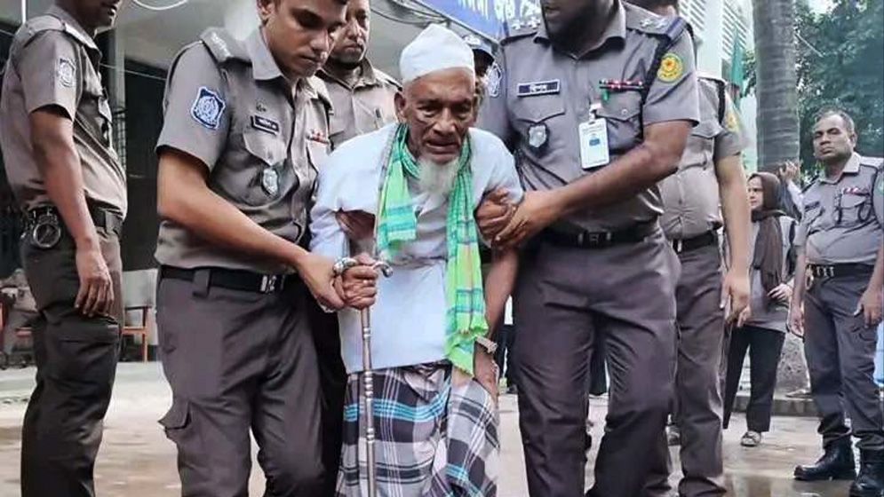 ২৬ বছর আগের মামলায় ১০৪ বছরের বৃদ্ধকে কারাগারে পাঠানোর আদেশ