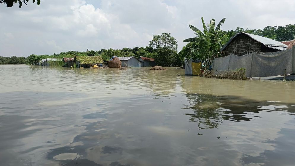 চাঁপাইনবাবগঞ্জে বন্যা পরিস্থিতি স্থিতিশীল, পানিবন্দি ৩ হাজার পরিবার