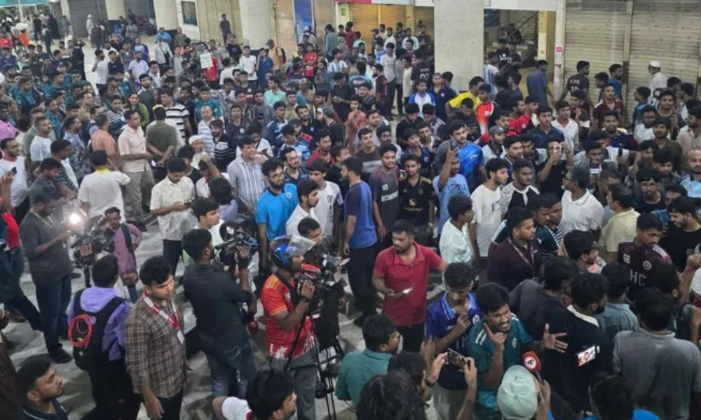 রাবি শিক্ষার্থীকে মারধর: রাজশাহী রেলস্টেশনে ভাঙচুর