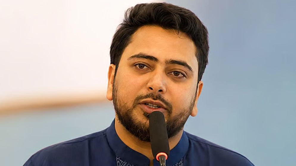 সংবিধান সংশোধন কমিটির নামে সরকার ‘নাটক’ করছে: নাহিদ ইসলাম