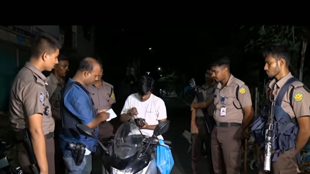 মিরপুর-পল্লবীতে রাতভর পুলিশের চেকপোস্ট, চলছে তল্লাশি