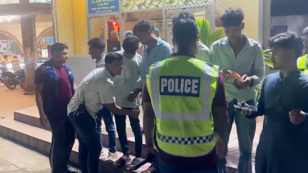 কুমিল্লায় কিশোর গ্যাংবিরোধী অভিযানে আটক ৩৬৩