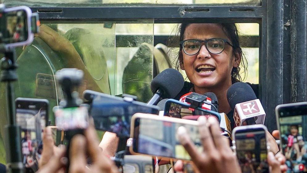 ভারতে সিইসির পদত্যাগের দাবিতে বিক্ষোভ, প্রশান্ত ভূষণসহ আটক ১৫০