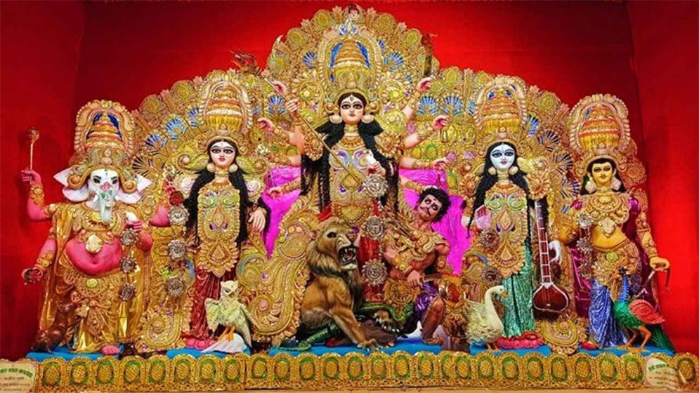আজ মহানবমী, পূজামণ্ডপে বিহিত পূজা ও সন্ধ্যা আরতি