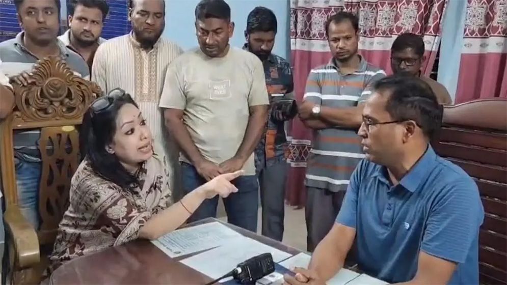 ওসির সঙ্গে বাদানুবাদে জড়ালেন এমপি রুমিন ফারহানা, বললেন ‘আপনি আওয়ামী লীগ ছিলেন’