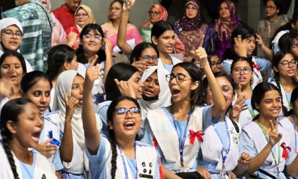 এইচএসসি ও সমমানে জিপিএ-৫ পেয়েছেন ৪০ হাজার ৮৪ জন