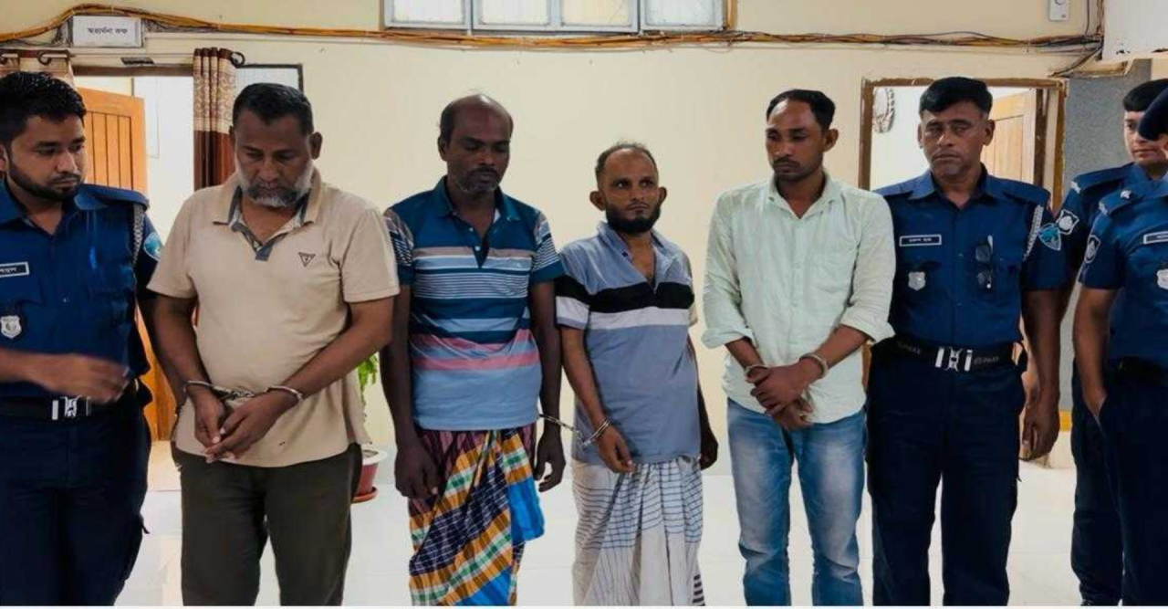 চাঁদপুরে আন্তঃজেলা ডাকাত চক্রের সাত সদস্যকে গ্রেফতার করা হয়েছে।