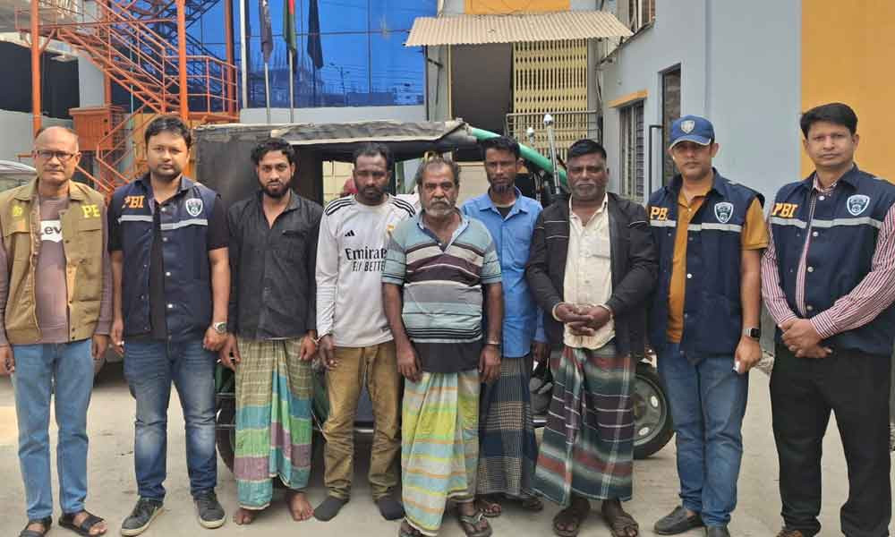 প্রতিবন্ধী অটোরিকশা চালককে হত্যা করে অটোরিকশা ছিনতাই: পিবিআইয়ের হাতে গ্রেপ্তার