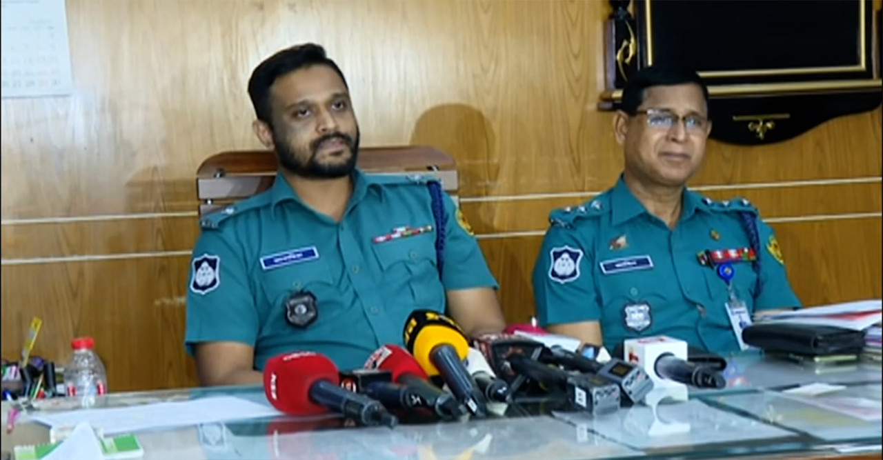 মিরপুর ডিওএইচএসে ডাকাতি: সাবেক সেনা কর্মকর্তাসহ চারজন গ্রেফতার