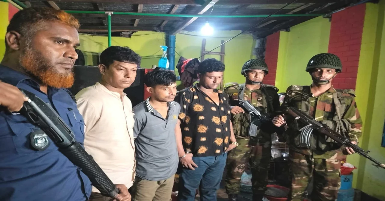 গাইবান্ধায় যৌথ অভিযানে ইয়াবাসহ তিন মাদক কারবারি আটক