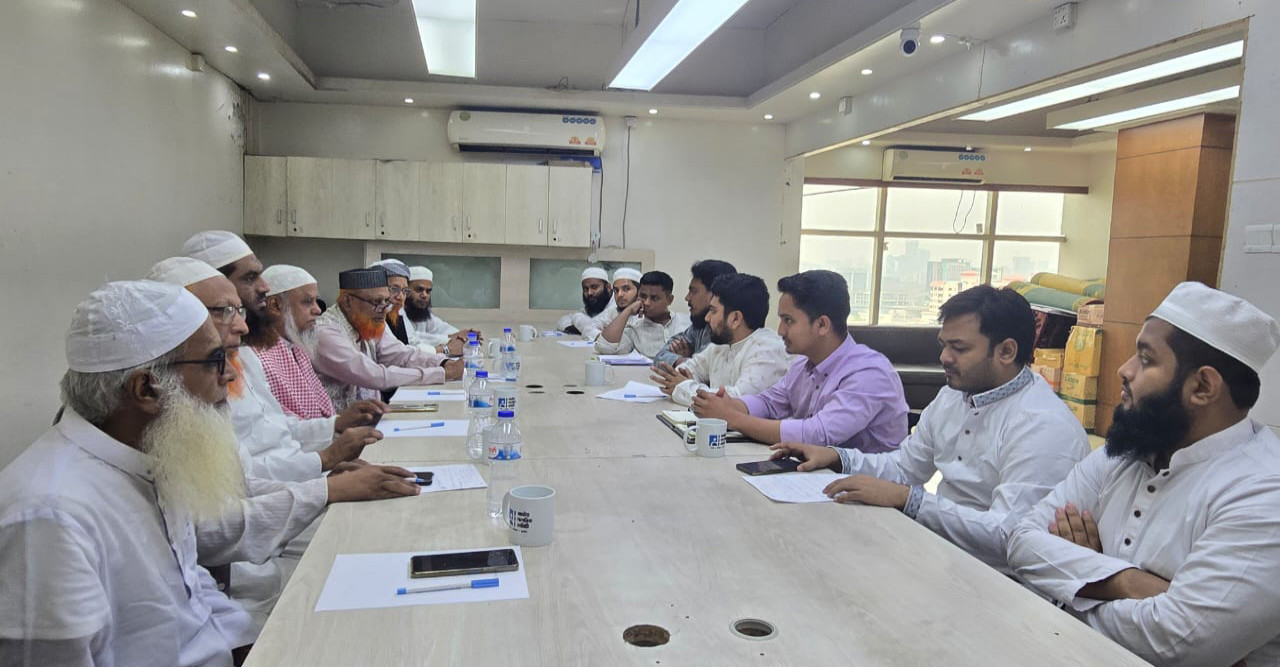 বিচার হওয়া পর্যন্ত আ.লীগের রাজনীতি স্থগিত থাকুক, চায় হেফাজত-এনসিপি