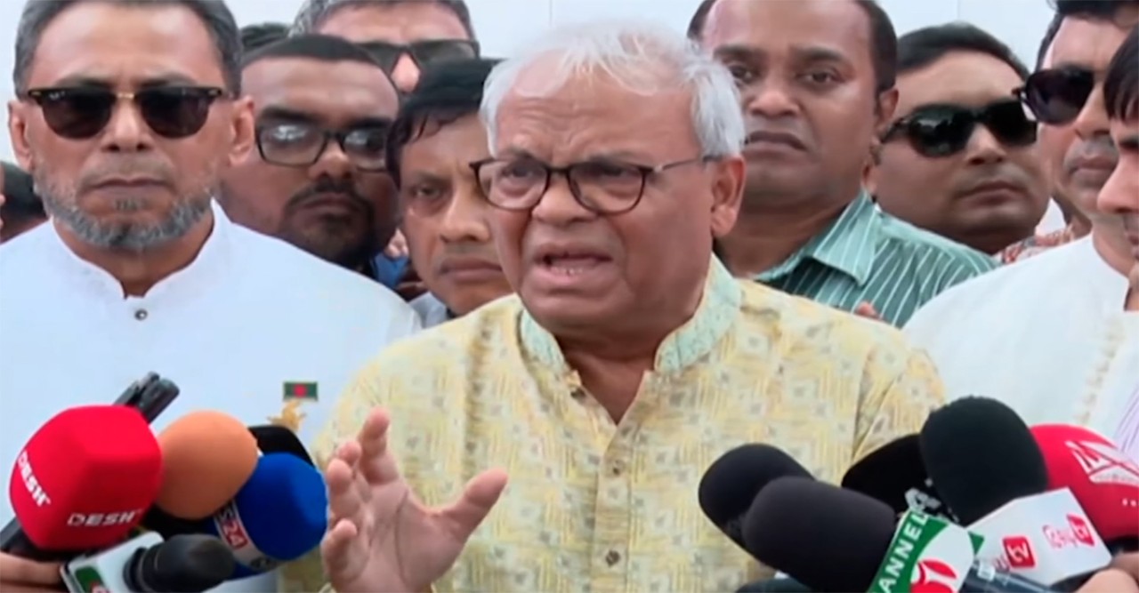 ধর্মভিত্তিক দলের অনুগতদের প্রশাসনে বসানো হচ্ছে: অভিযোগ রুহুল কবির রিজভীর