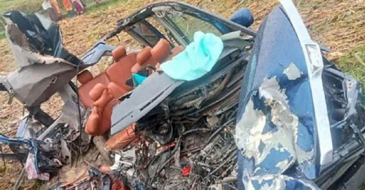 নাটোরে ট্রাক-মাইক্রোবাস সংঘর্ষে নিহত ৬, আহত ১ আশঙ্কাজনক