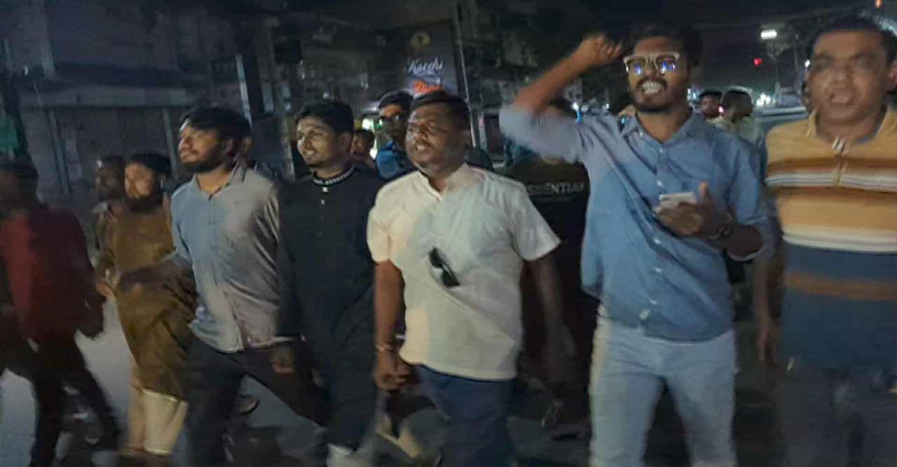 সাতক্ষীরায় নুরুল হক নুরের ওপর হামলার প্রতিবাদে বিক্ষোভ