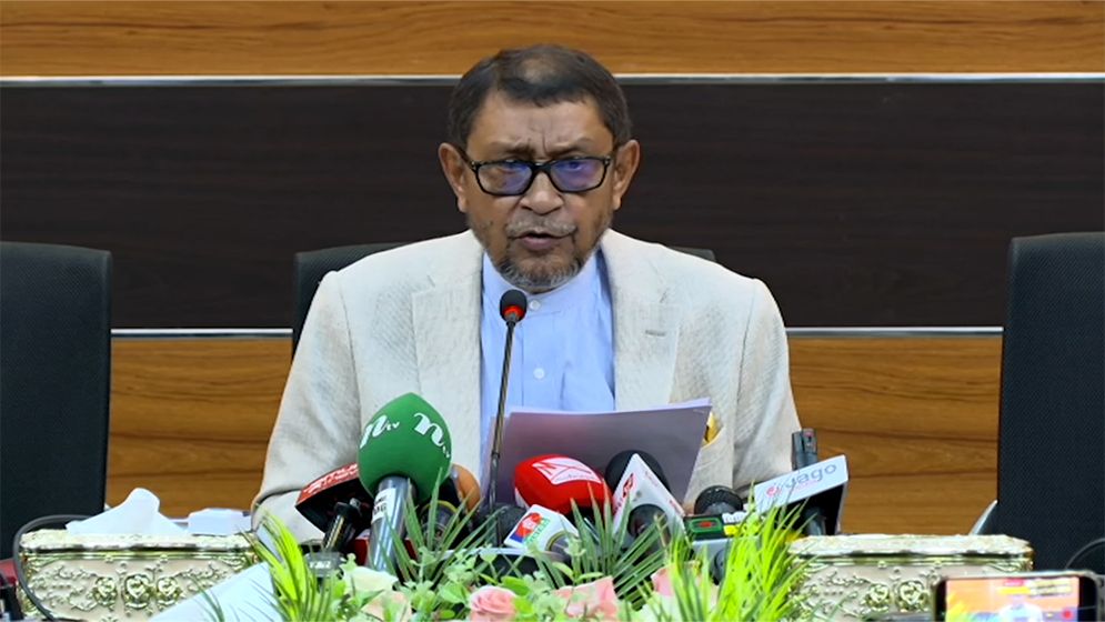 “সরকারি ডাক্তারদের ডিউটি টাইমে প্রাইভেট চেম্বার চললে শাস্তি, গোয়েন্দা নজরদারি শুরু”