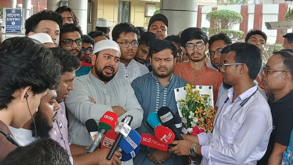 সংস্কার এগিয়ে নিতে ইউনূসসহ উপদেষ্টাদের রাজপথে নামার আহ্বান নাহিদ ইসলামের