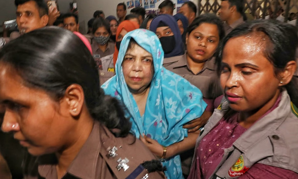 আদালতের সিঁড়িতে পড়ে গেলেন সাবেক স্পিকার শিরীন শারমিন