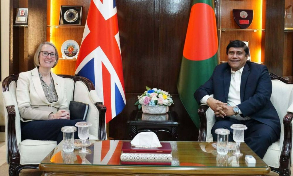 প্রতিরক্ষা উপদেষ্টার সঙ্গে যুক্তরাজ্যের হাইকমিশনারের সৌজন্য সাক্ষাৎ