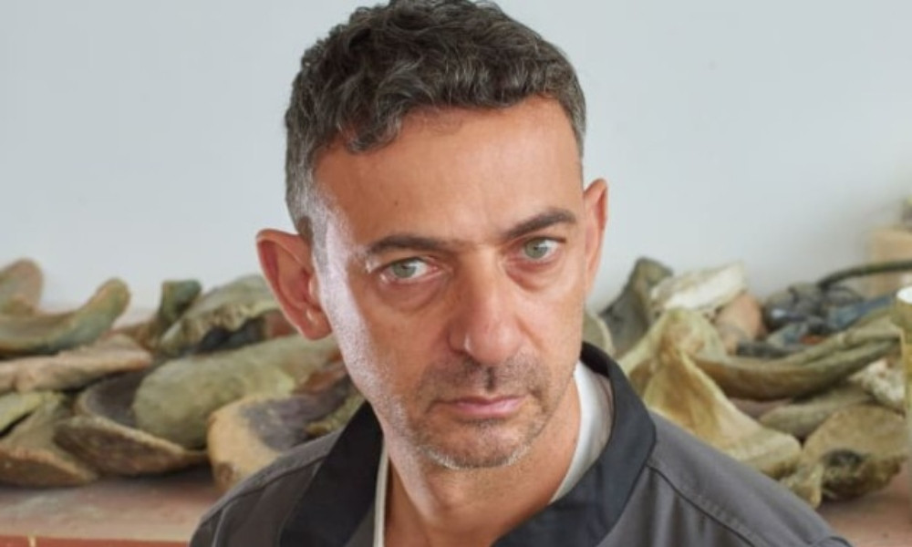 বৈরুতে হামলায় বাবা-মা নিহত, ইসরায়েলের বিরুদ্ধে ফ্রান্সে আইনি অভিযোগ শিল্পী আলি চেরির